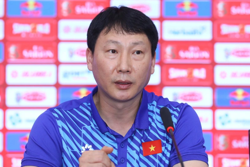 HLV Kim được báo Hàn khen ngợi